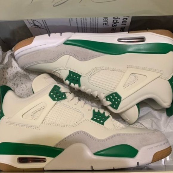 Nike SB x Air Jordan 4 Retro SP Sail/Neutral Grey/Pine Green/White DR5415-103 DS